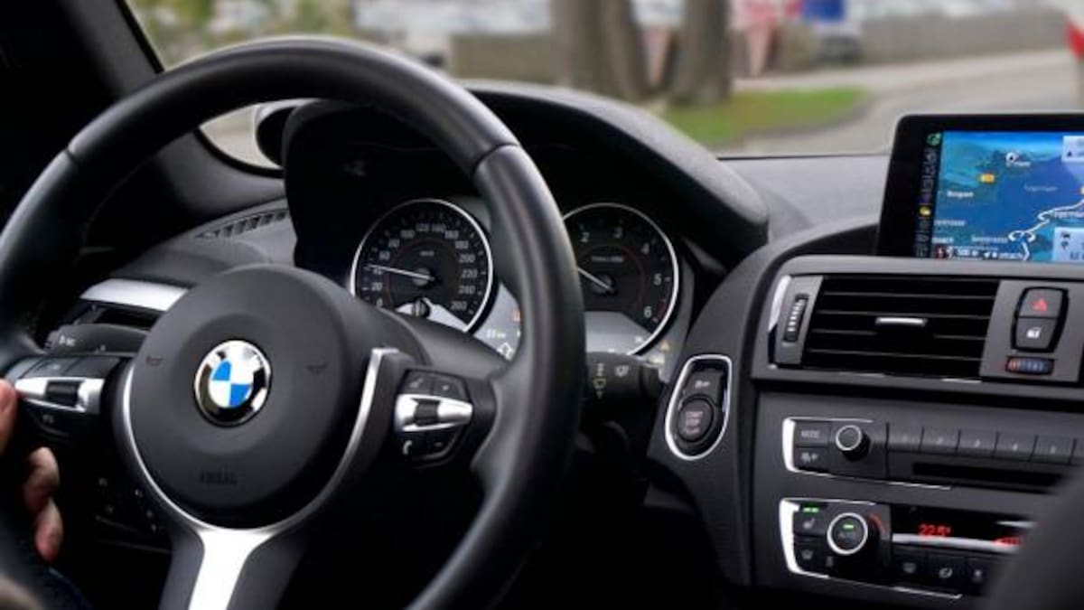 Interior de un automóvil BMW.//PIXABAY