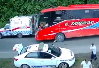 Video: bus atropelló a paramédicos que estaban atendiendo a varios heridos