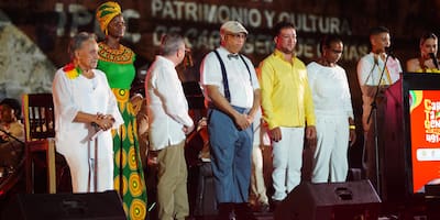 Con medalla de Orden Pedro Romero, Dumek reconoció labor de 10 líderes de la ciudad