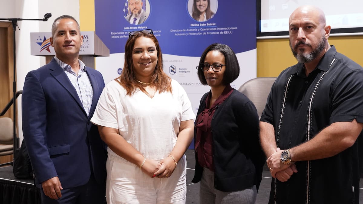 Dennis Jones, Melina Soto, Tangela White y Julio Rivera.