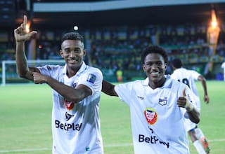 Juan José Salcedo, “el Pitillo” goleador de la Primera B