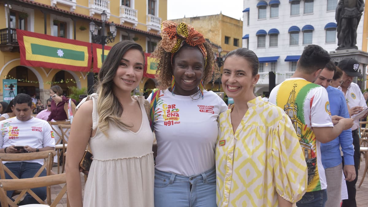 Mayra Contreras, María Torres y Paola Cavalli.