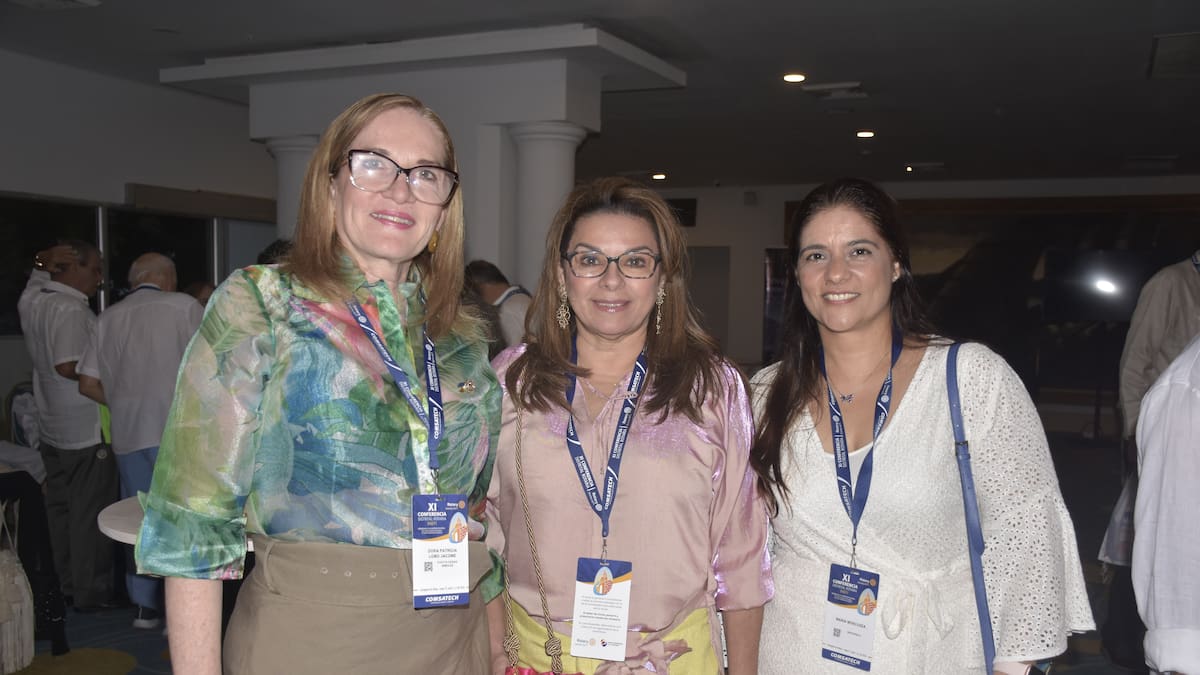 Dora Lobo, Ana María Caseres y María de los Ángeles Moscuzza.