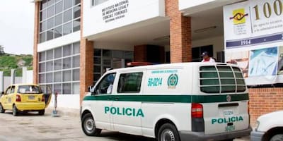 Es un mensaje por las Agc: le dejan cartel a hombre asesinado a bala