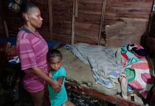 Especial pobreza: la agonía de dormir en un pantano en Cartagena