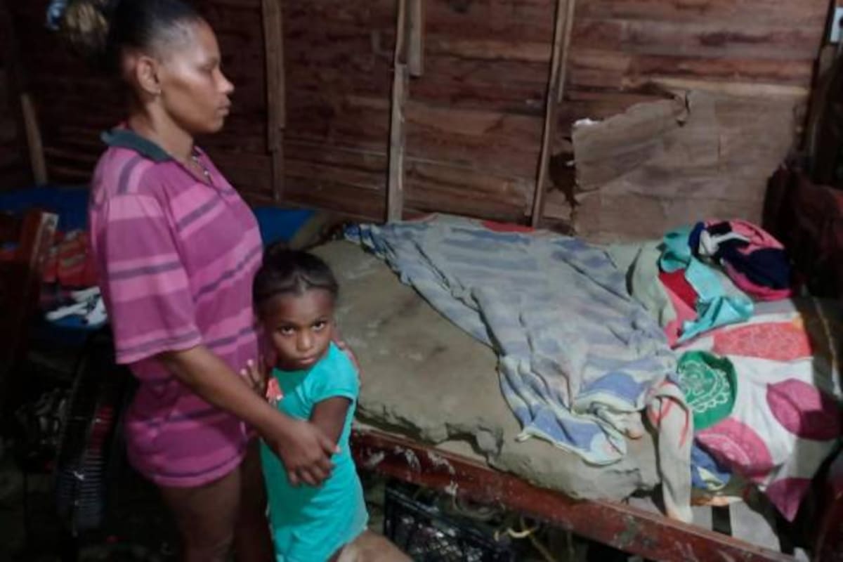 Especial pobreza: la agonía de dormir en un pantano en Cartagena