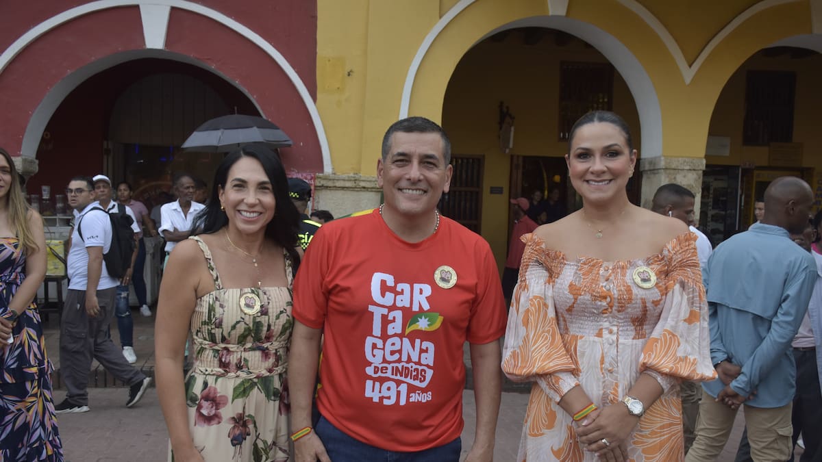 Liliana Majana, el alcalde de Cartagena, Dumek Turbay, y Liliana Rodríguez.