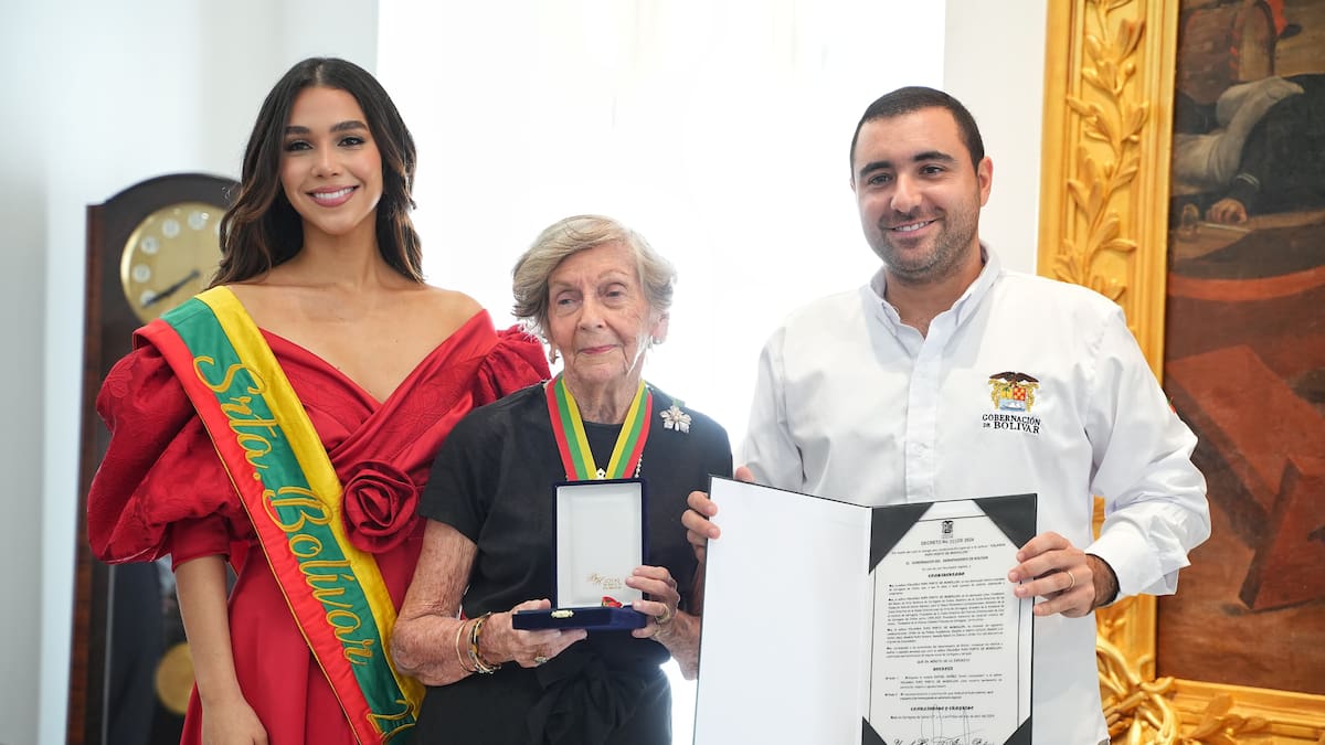 Señorita Bolívar, Andrea Vásquez, Yolanda Pupo y el gobernador de Bolívar, Yamil Arana. //Fotos: Cortesía.