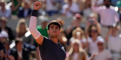 Alcaraz, con una gran remontada a Sinner, se metió en la final del Roland Garros