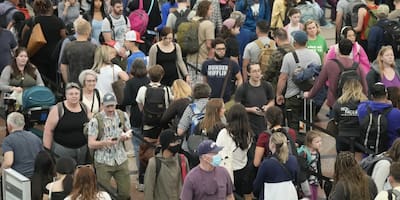 Se espera número récord de estadounidenses salgan de paseo el Día de los Caídos