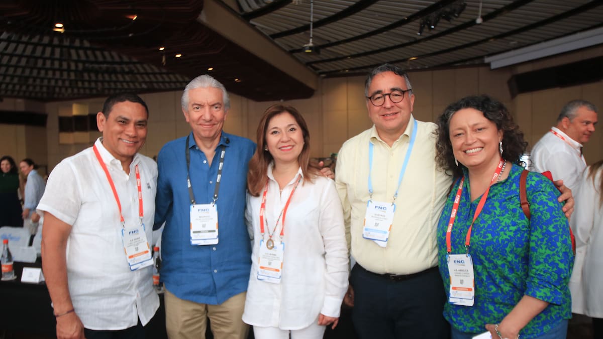 Didier Lobo, Mauricio Reina, Norma Hurtado, Gustavo Morales y Angélica Lozano.