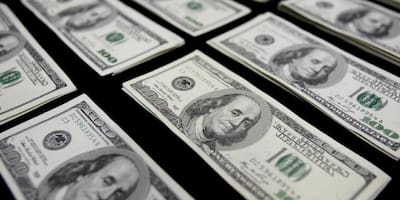 El dólar supera los $3.900 al inicio de la jornada y continúa en alza 