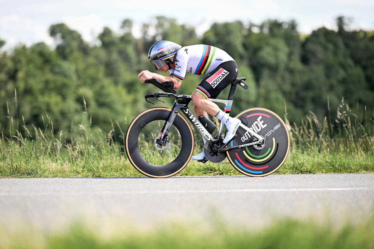 Remco Evenepoel arrasa en la crono y ya manda en el Dauphiné