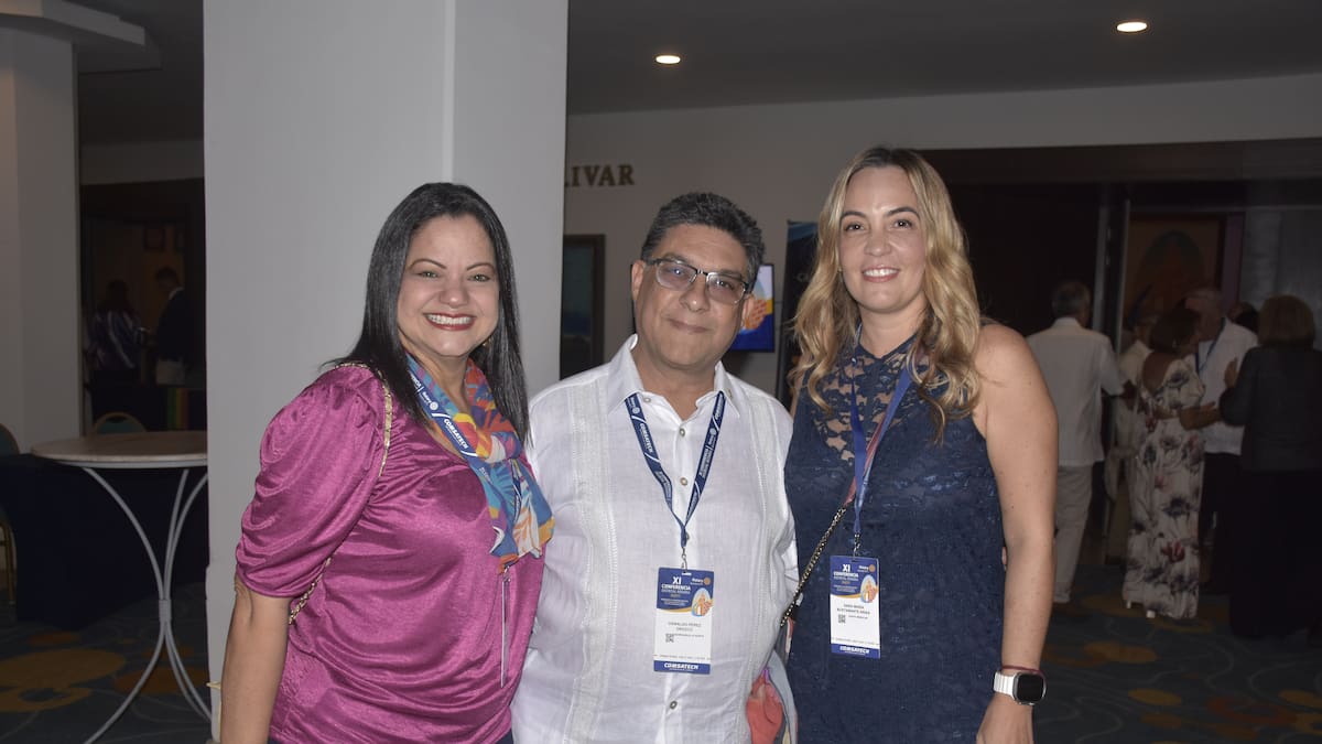 María Claudia Pérez, Oswaldo Pérez y Sara María Bustamante.