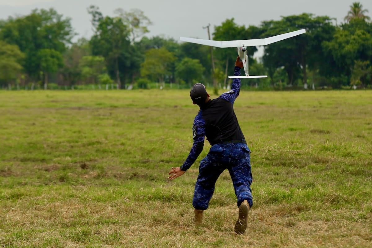 EE.UU. dona drones a El Salvador para vigilar fronteras y contrabando