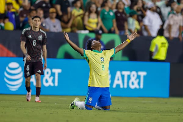Brasil resolvió al final con Endrick: victoria 3-2 ante México