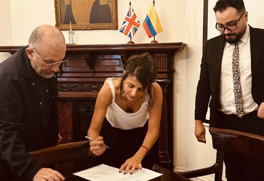 Exministra de Minas y Energía se posesionó como cónsul en Londres